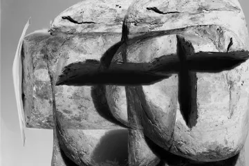 Jiřího Thýna zajímá přítomnost Hany Wichterlové. Minulost sochařky zarůstá v opuštěném ateliéru