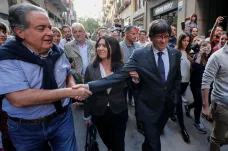 Španělský premiér převzal vládu nad Katalánskem, chystá se generální stávka