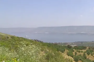 Galilejské jezero je po letech vysychání plné až po okraj