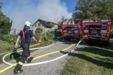 Požár statku na okraji Hradce Králové se obešel bez zranění