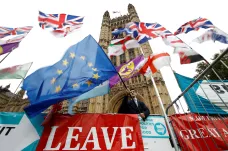 Začarovaný kruh brexitu. Londýn čeká na vývoj v Bruselu, Brusel zase na kroky Londýna