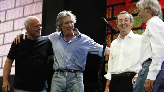 Dave Gilmore, Roger Waters, Nick Mason a Rick Wright při koncertě Live 8 v Londýně (2005)