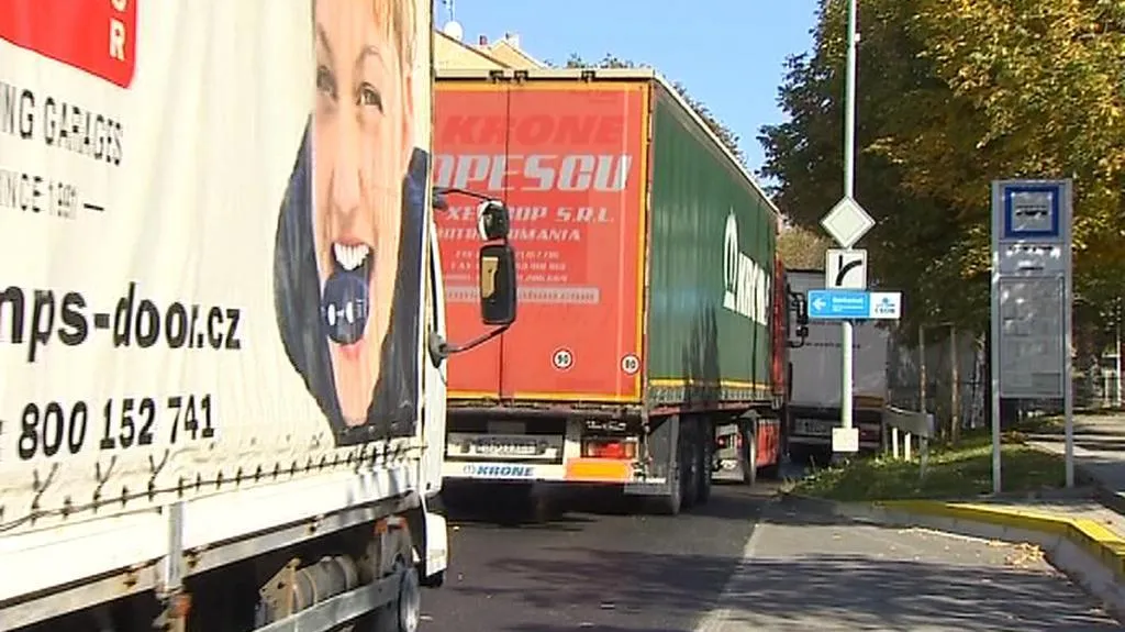 Starosty trápí hlavně hustá kamionová doprava