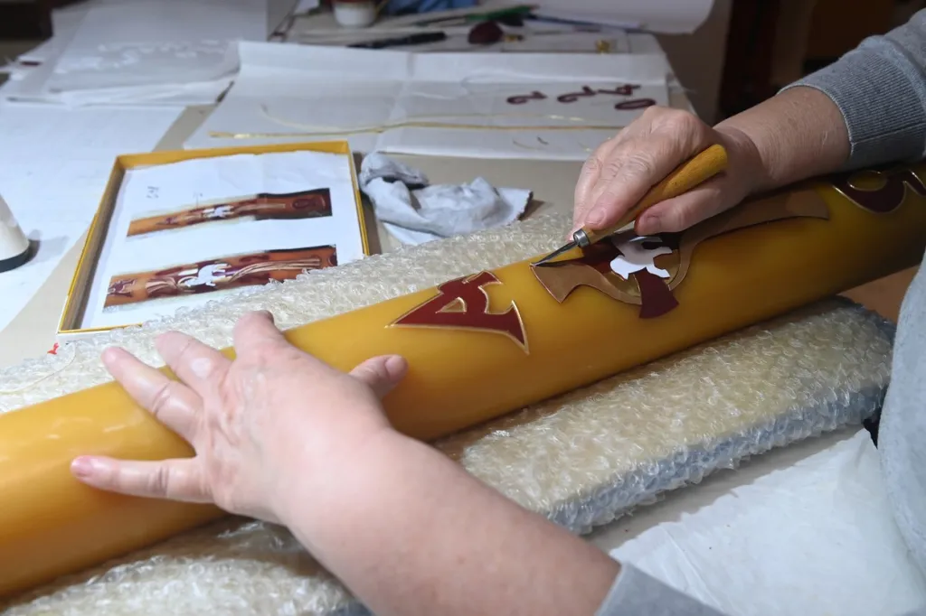 Chráněná dílna Palonín vyrábí velikonoční svíce