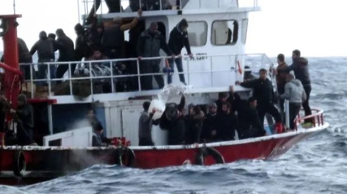 Během tří dnů zachránila Itálie už druhou loď s uprchlíky
