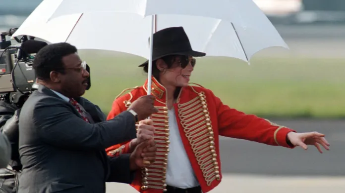 Michael Jackson na pražském letišti