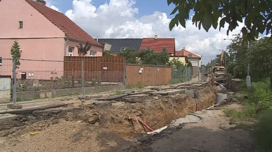 Například Tuřany jsou rozkopané už třičtvrtě roku