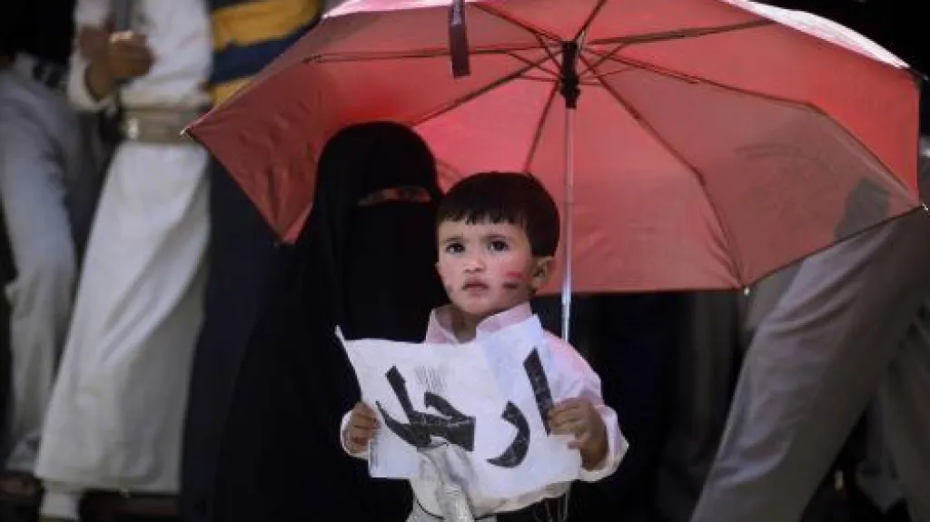 Jemenský chlapeček žádá odchod prezidenta
