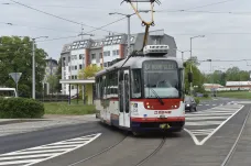 Dva týdny nepojedou tramvaje do Neředína. Oprava kolejí omezí i automobilovou dopravu