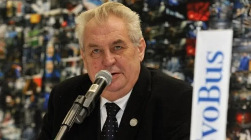 Zeman ke guvernérovi ČNB: Ještě rok to musím se Singerem vydržet