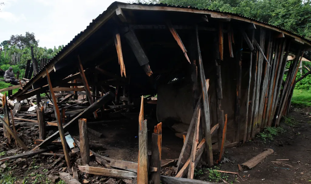 Opuštěný domek v lesním komplexu Mau, ze kterého byla vystěhována komunita Ogieků