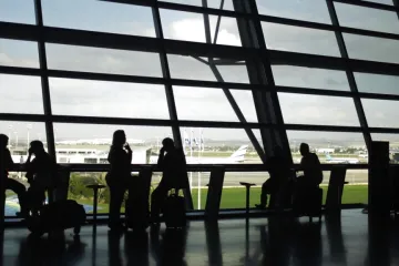 Řada dopravců omezuje lety do Tel Avivu, ČSA létá dál