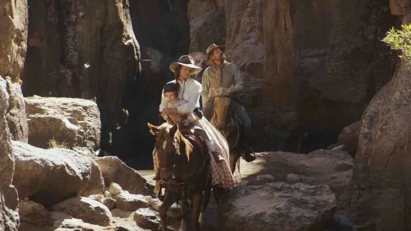 Vicky Kriepsová a Viggo Mortensen ve filmu Až na konec světa