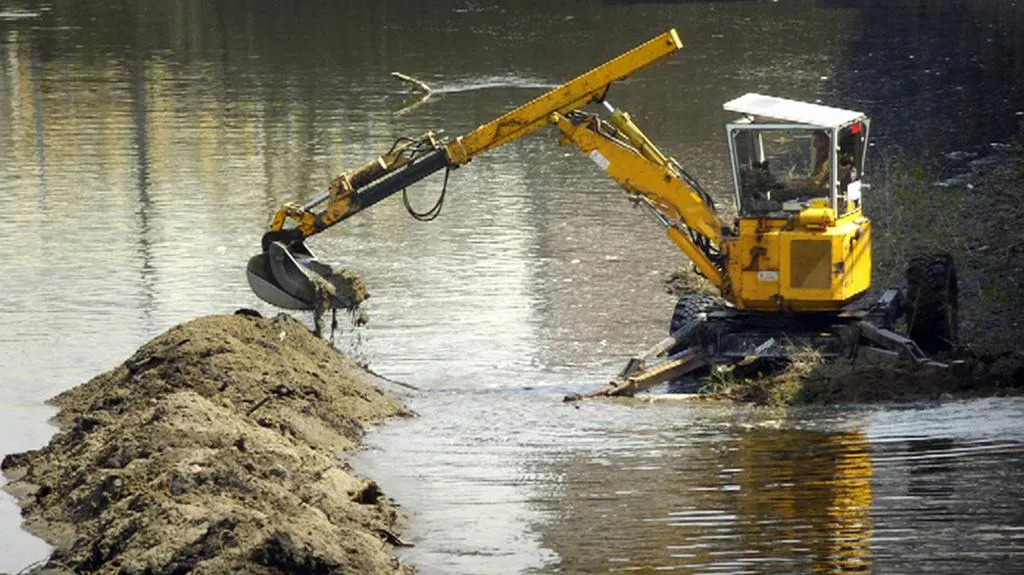 Bagrování rybníku