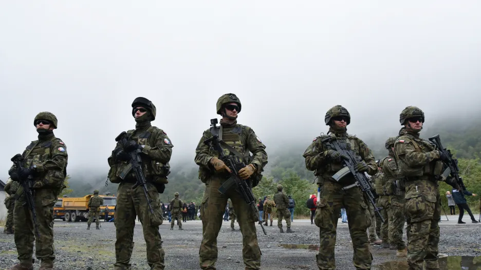 Mírové síly KFOR na hranicích Srbska a Kosova