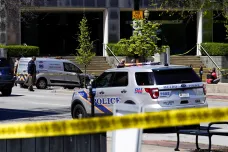 Útočník v Clevelandu zastřelil pět lidí, je na útěku