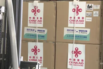 Čínská a ruská vakcína rozdělují. Část politiků by je povolila bez evropského razítka