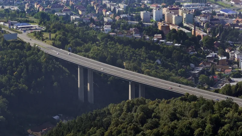 Velké Meziříčí chce na most kvůli sebevrahům nainstalovat záchytné sítě