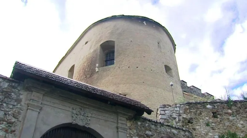 Vyhořelá Krásná Hôrka