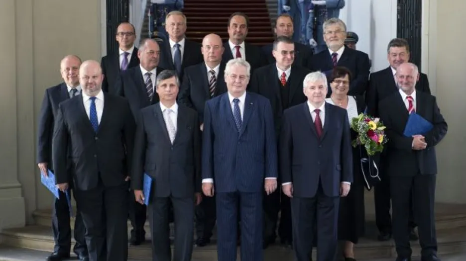 Noví ministři ovládli své úřady