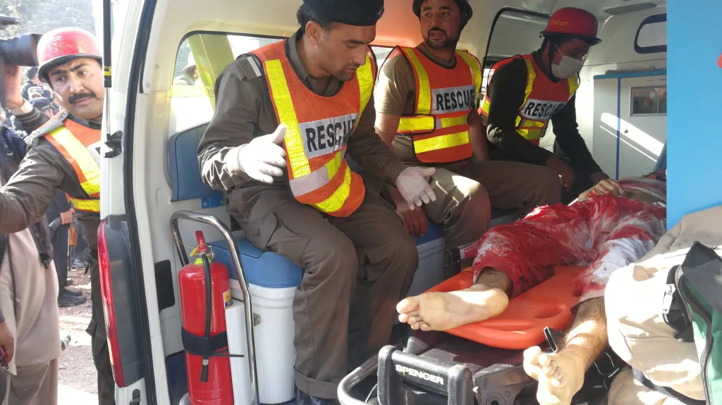 Útok na univerzitu v Péšávaru