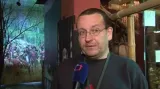 Provozní zoolog ZOO Brno Jiří Vítek vysvětluje možné důvody, proč medvědice svá mláďata sežrala