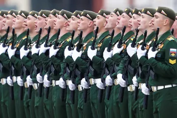 Rusko bude vždy hájit své zájmy, prohlásil Putin při vojenské přehlídce na Rudém náměstí
