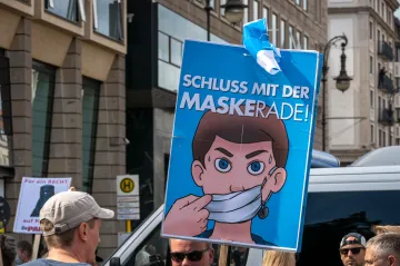 Vědci spočítali, jak demonstrace proti vládním opatřením urychlují šíření nákazy