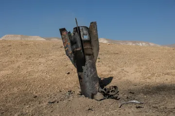 Izrael a Írán zahájily vzájemné raketové údery