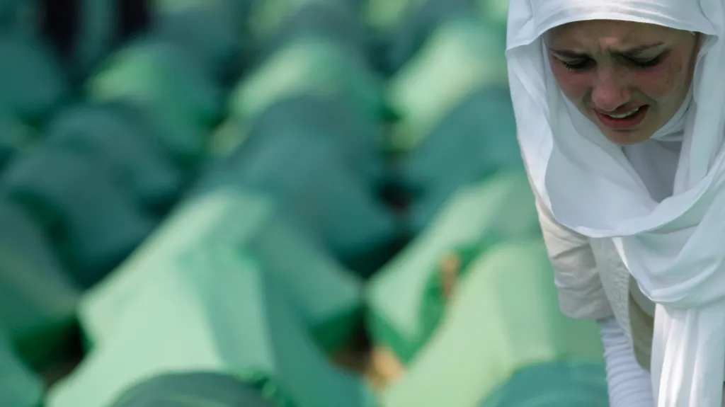Pohřeb ostatků 613 Bosenců ve Srebrenici