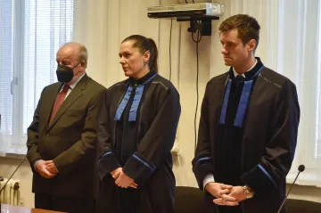 Bývalí šéfové ostravského dopravního podniku dostali u soudu nepravomocně podmínku