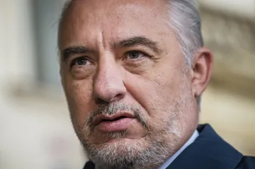 Zástupci vlády a odborů budou jednat o zvýšení platů, koalice projedná rozpočet