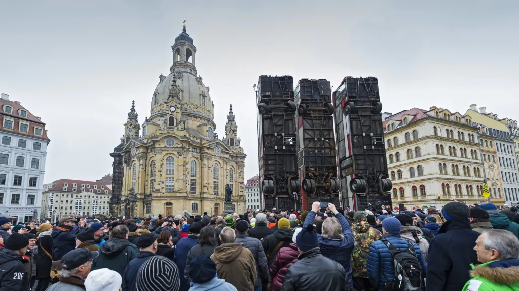 Památník obětem z Aleppa před Frauenkirche