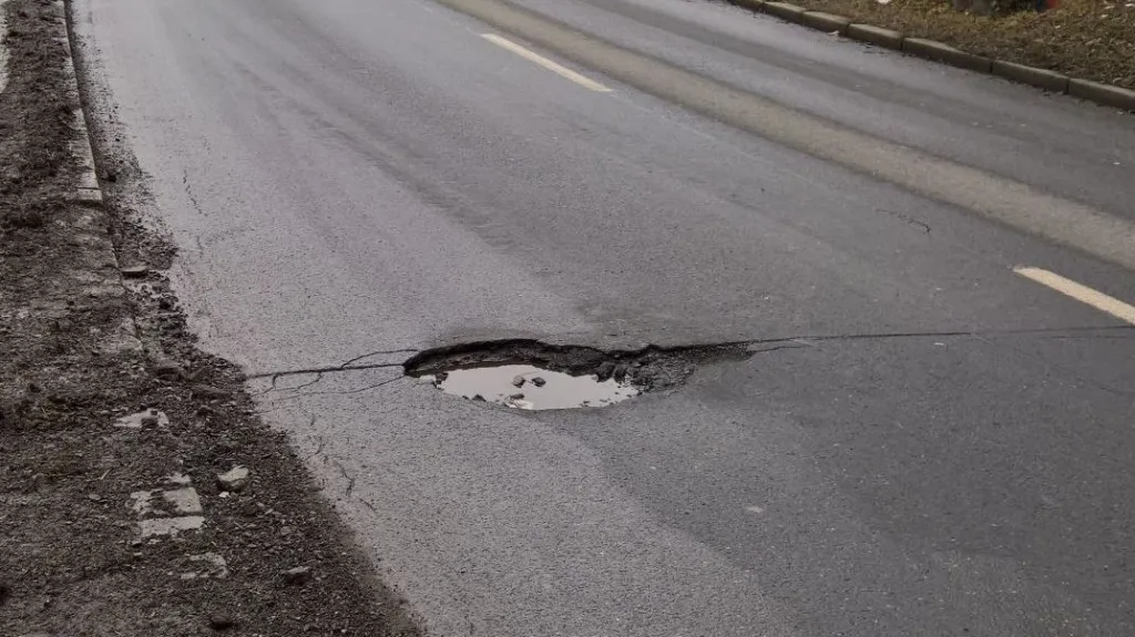 Výmol v pražské Jinonické ulici