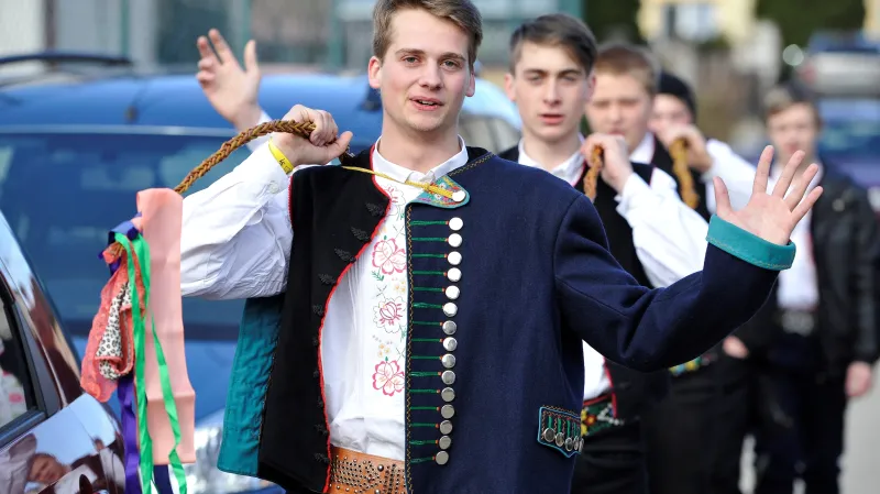 Pomlázka šohajů ve Velkých Pavlovicích na Břeclavsku