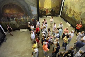 Slovanská epopej tam a zase zpět. Praha asi obrazy na pět let pošle do Moravského Krumlova