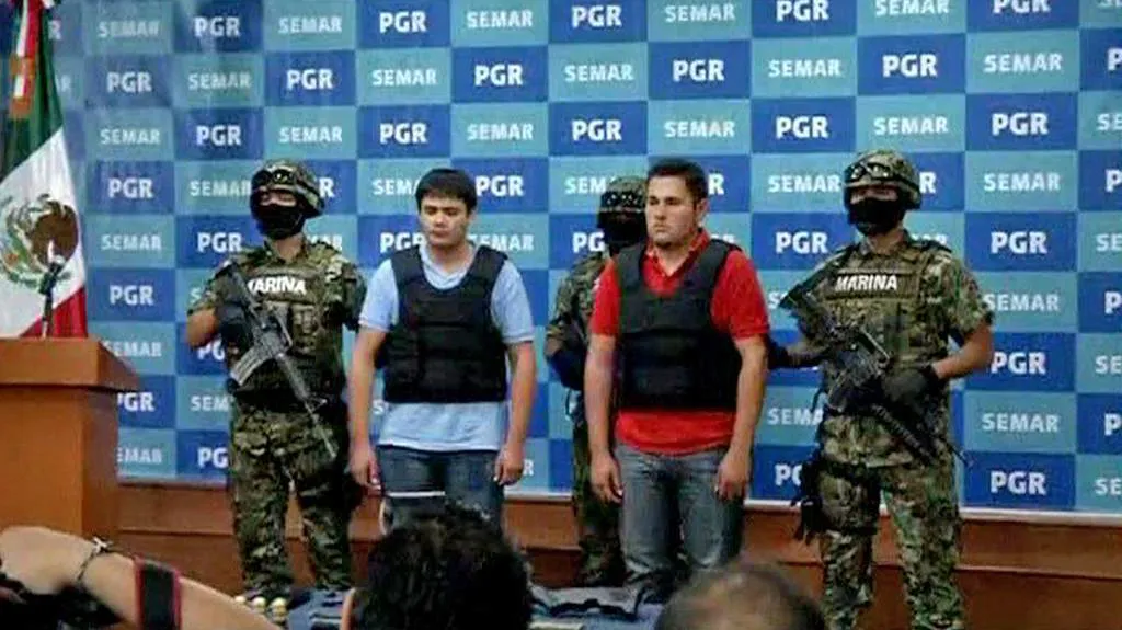 Mexická armáda se zadrženými zločinci