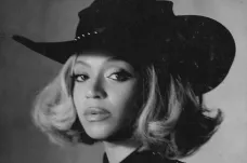 I když není „dost country“, Beyoncé jako první Afroameričanka ovládla žebříček této hudby