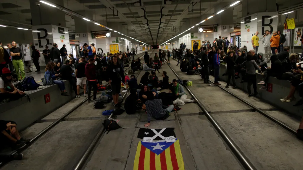 Separatisté blokují vysokorychlostní železnici ve městě Girona