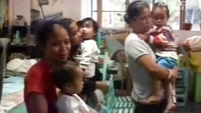 Evakuace lidí ohrožených sopkou Mayon