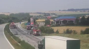 Uzavřená dálnice D1 kvůli uniklé kyselině