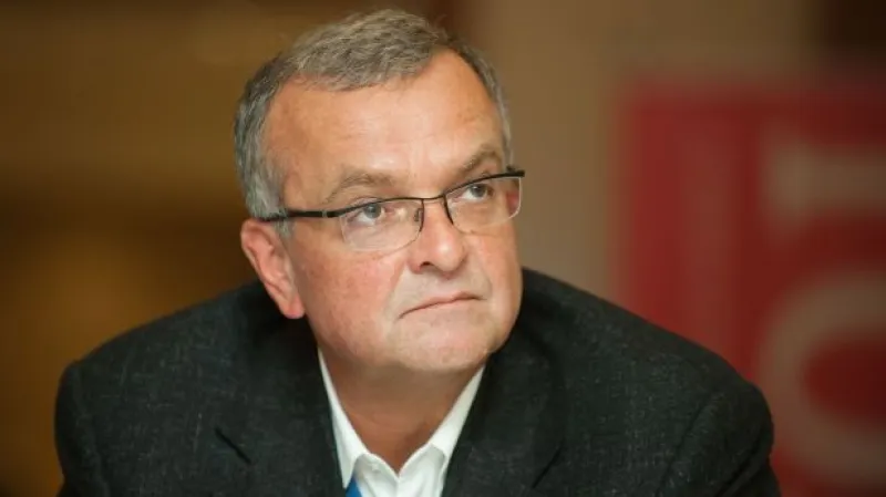 Vyjádření: Kalousek (TOP 09), Dolejš (KSČM) a Fiala (Úsvit)