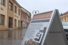 Z historického centra Slavkova musí zmizet reklamní stojany. Kvůli estetice i bezpečnosti
