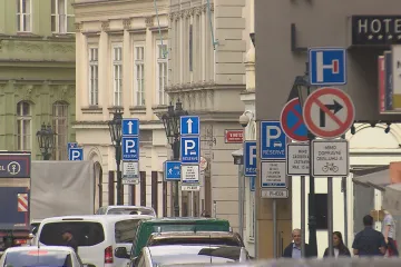 Praha 1 se snaží vymýtit nadbytečné dopravní značky