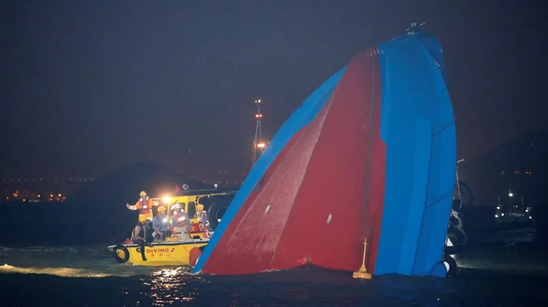 Srážka lodí u Hongkongu