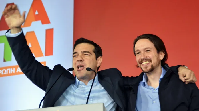 Pablo Iglesias (Podemos) s lídrem řeckého krajně levicové strany Syriza Alexisem Tsiprasem