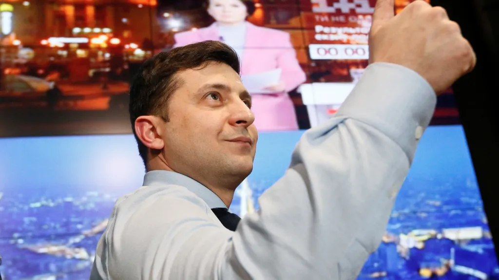 Volodymyr Zelenskyj ve svém volebním štábu