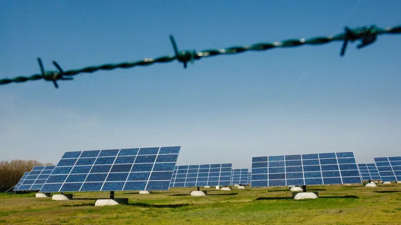 Solární elektrárna