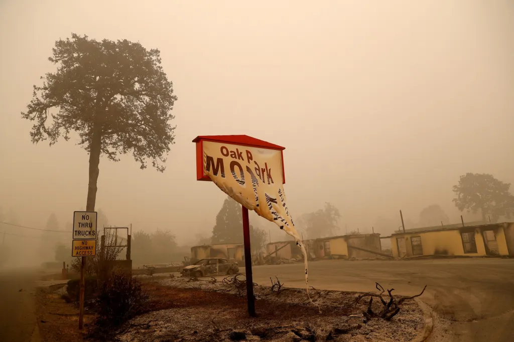 Požáry ve státě Oregon zdevastovaly i celé obce. Fotografická galerie ukazuje situaci ve vesnici Talent