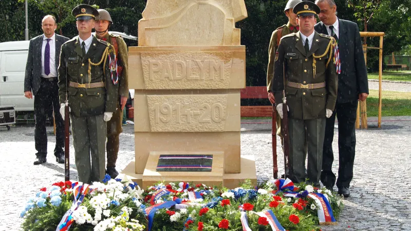 Slavnost u sochy legionáře v Mladé Boleslavi